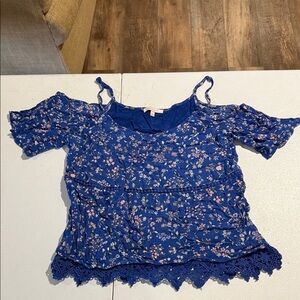 Skies Are Blue Floral Lace Trim Blouse